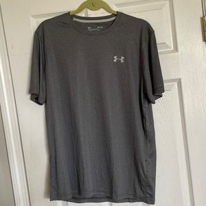 UA, Under Armor. Mens medium short sleeve grey heat gear tee.